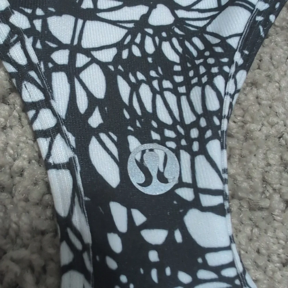 Lululemon Cool Racerback‎ tank in White Black Glacier Lace Women's 8